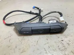 Porta USB OEM 96125AT100 para Kia Niro 1.58L 2023