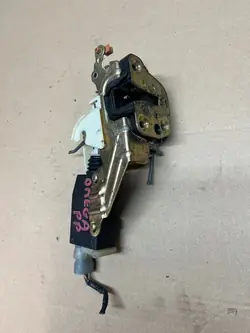 OPEL OMEGA B Höger Framdörrslås 6 Stift 90449073