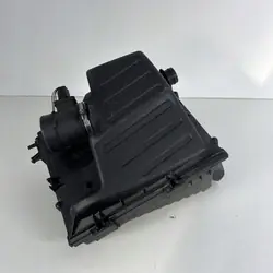 OPEL INSIGNIA A 1.8B 16V Ilmansuodattimen Kotelo OE 55560883