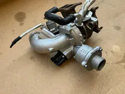 AUDI 1.8 TFSI Turboahtaja 06L145701H 06L145725R