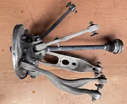 Audi Q5 taka-akselinivel vasen OEM 80A505431G