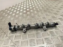 Land Rover OE G4D3-9D280-AA Inspuitrail Gebruikt