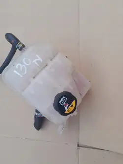 Hyundai i30N Fastback expansionsbehållare OEM 25430-S0000