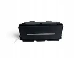 Audi Q7 takaosaan tupakansytytin OEM 4M0864061