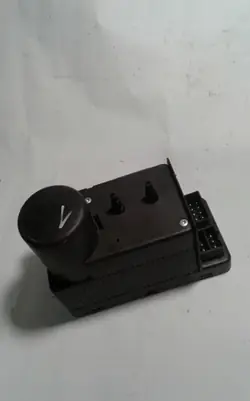 Keskitulppapumppu OEM MB 2028001548 Mercedes-Benzille
