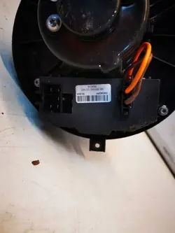 Motor de soplador Volkswagen OE 1K1820015 usado