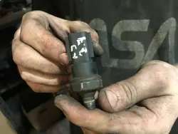 Jeep Liberty KJ 3.7 - Öljynpaineanturi