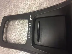 Mercedes-Benz A W169 Vaihteenvalitsimen kiinnike OEM 1696802739