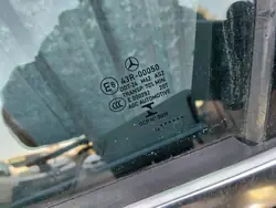 Mercedes W212 E-luokan Etuovi Laskeva Lasilevy OEM