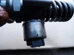 Pompe à injection OEM 03G130073G - Occasion