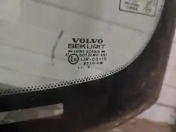 Begagnad Volvo V40/S40 framruta OEM del