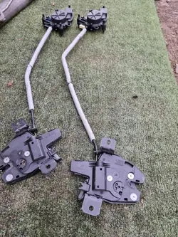 Fecho de Portão Traseiro Direito BMW X5 G05 OEM 7475462