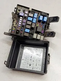Caixa de Fusíveis Kia Sportage OEM 9195600090S6 Usado