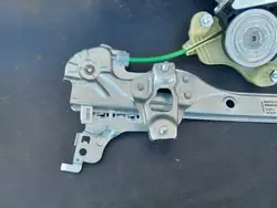 Régulateur de fenêtre arrière gauche Toyota Corolla E21 2024