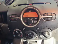 Rádio Mazda 2 II DE OEM 14797726 - Usado