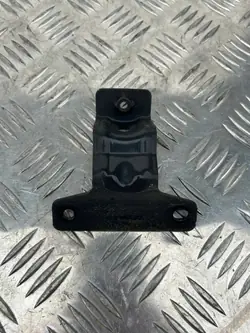 Support supérieur de garde de radiateur Scania OEM 2438137
