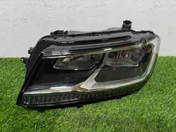 Farol dianteiro esquerdo VW Tiguan II OEM
