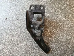 Audi A6 C6 Kreukelzone bevestiging OEM 4F0805499