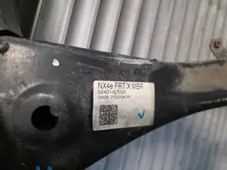 Barra de remolque delantera OEM 62401-N7050 - Usado