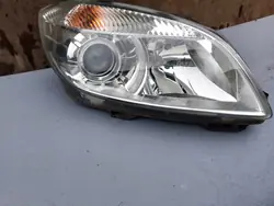 Farol Dianteiro Direito Skoda Fabia II Lift Europa 5J1941016D