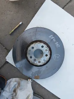 Disque de frein avant BMW 8840312 - Pièce OEM d'occasion