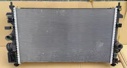 Vattenkylare Intercooler Opel Insignia 08- OEM 1300290