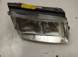 Oikea Etuvalo Volkswagen Passat