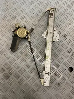 Regulador de ventana trasera izquierda MITSUBISHI PAJERO II MB517475