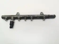 2004 Volvo S40, V40 Fuel Distributor