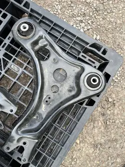 Braccio di controllo anteriore sinistro VW ID.3 ID.4 Audi Q4 Skoda Enyaq