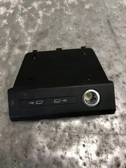 USB-C Zigarettenanzünder OEM 89A035736 für Audi Q4 e-tron