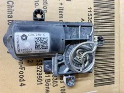 Vasen pakoputken liitos OEM 68239269 Dodge Charger/Challenger
