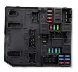 Caixa de fusíveis BSI OEM 284B66727R Renault