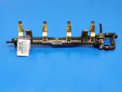 Ford Mondeo MK2 2.0 16V bränsleräl OEM 98F-9H487-HA