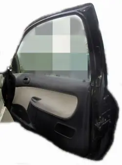 Porta dianteira direita Peugeot 206 OEM SSA35270 Usada