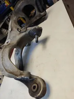 Oikea ohjausnivel OEM 365704 Peugeot 407:lle
