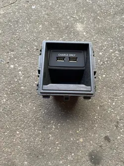 Enchufe USB de panel OEM 36.25432-0025 para MAN TGX