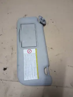 Toyota YARIS III 2011 Vänster Solskydd