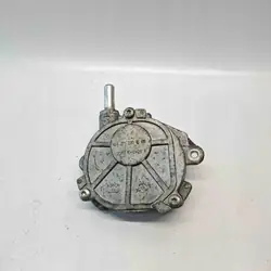 Mercedes C250 CGI W204 Imupumppu A2712301665