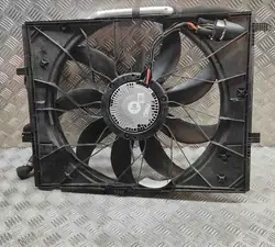 Mercedes-Benz C W205 2014 Jäähdyttimen Tuulettimen Suojus