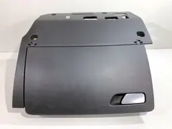 OEM 8V1857035B Passagerarhandskfack Audi A3 8V