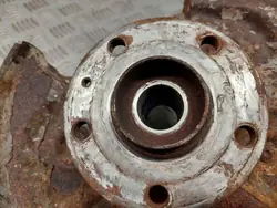 Moyeux roue arrière droit 5Q0505436H pour Audi A3