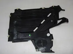 BMW 7436655 Vänster Underkroppsskydd 2 F44