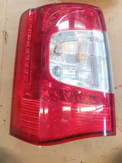 CHRYSLER TOWN COUNTRY 11- 3.6 LUZ TRASERA IZQUIERDA OEM