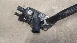 RENAULT CAPTUR II 19- 1.0 TCE Boîtier de thermostat 110618961R