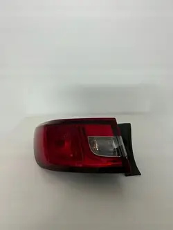 Lámpara trasera izquierda Renault Clio IV 2012