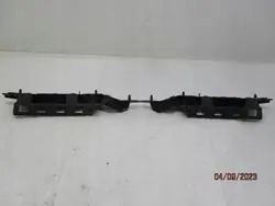 Lokasuojan kiinnike OEM 9816814780 DS7 Crossbackille