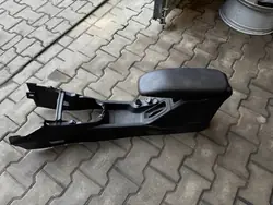 OEM 9684220977 Keskikonsoli Käsinoja Citroen DS3
