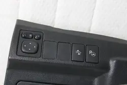 Toyota Auris II ohjauspyörän alla oleva lokero OEM 55545-02050