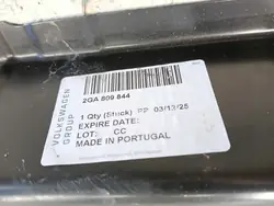 AMV9127 Bas de Caisse Droit pour VW T-Roc 2GA 17-